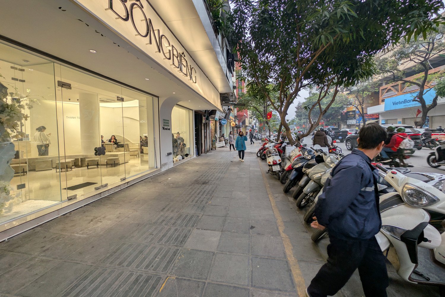 CẬN CẢNH quy trình phạt nguội vi phạm trật tự đô thị của Công an Hà Nội, "mắt thần" soi từng mét vuông- Ảnh 16. CẬN CẢNH quy trình phạt nguội vi phạm trật tự đô thị của Công an Hà Nội, "mắt thần" soi từng mét vuông- Ảnh 16.