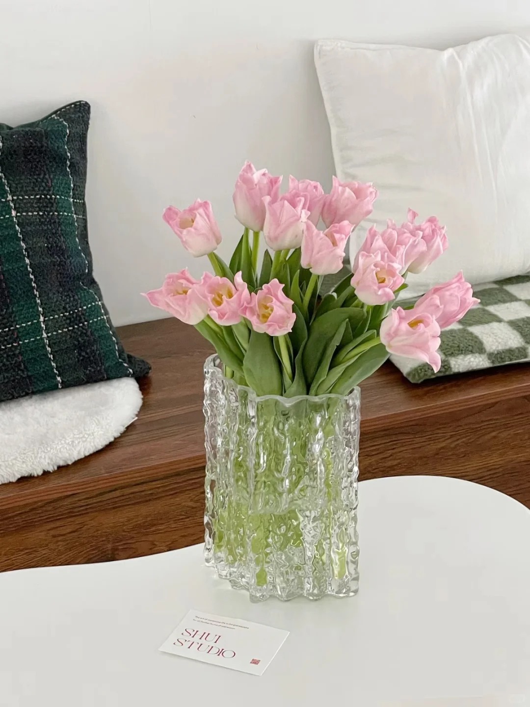 Đừng chỉ cắm lay ơn hay thược dược, Tết n&agrave;y thử ngay lo&agrave;i hoa "đổi m&agrave;u" diệu kỳ: Ban đầu trắng muốt, c&agrave;ng ngắm c&agrave;ng ra tiền!- Ảnh 20.