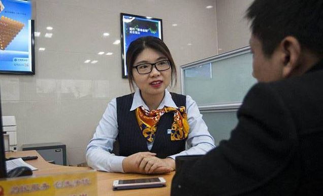 Nữ nh&acirc;n vi&ecirc;n ng&acirc;n h&agrave;ng chỉ c&aacute;ch từ lương 10 triệu đến "ngồi y&ecirc;n" nhận 750 triệu/năm: Ki&ecirc;n tr&igrave; với 1 c&aacute;ch duy nhất- Ảnh 1.