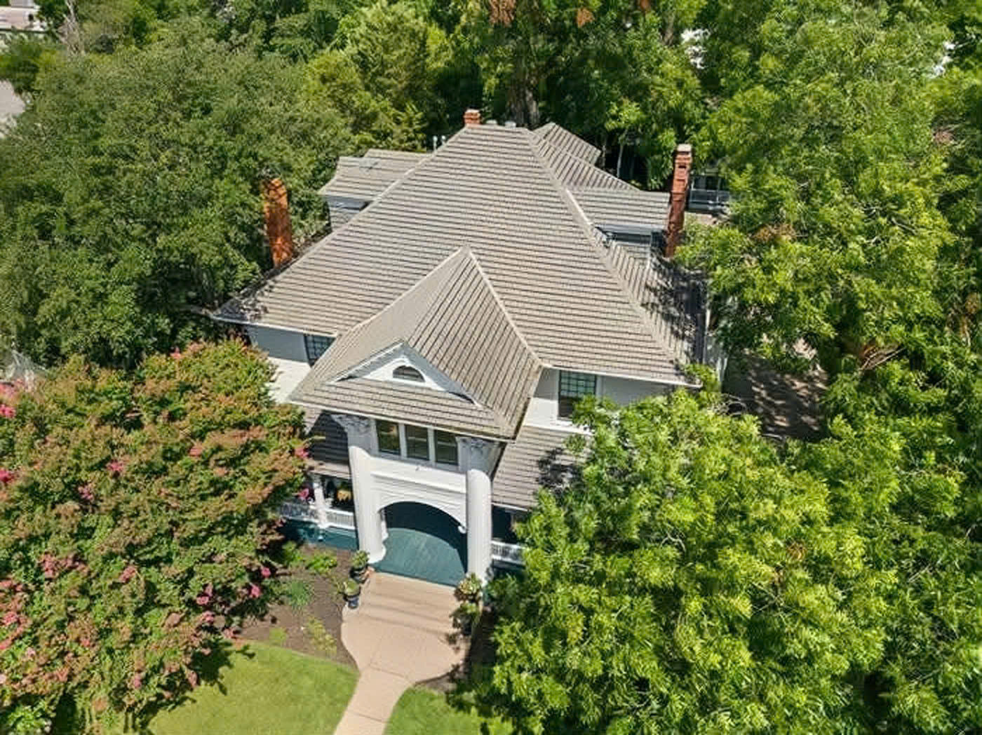 Hoa hậu Việt vừa mua biệt thự hơn 36 tỷ: Khu&ocirc;n vi&ecirc;n l&ecirc;n đến 7.600m2, cận cảnh nội thất b&ecirc;n trong mới g&acirc;y cho&aacute;ng- Ảnh 2.