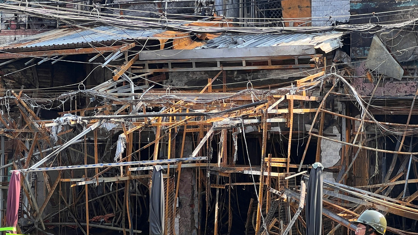 Vụ ch&aacute;y li&ecirc;n ho&agrave;n 4 căn nh&agrave; ở TPHCM, 2 người nhảy từ tầng 2 tho&aacute;t th&acirc;n- Ảnh 2.