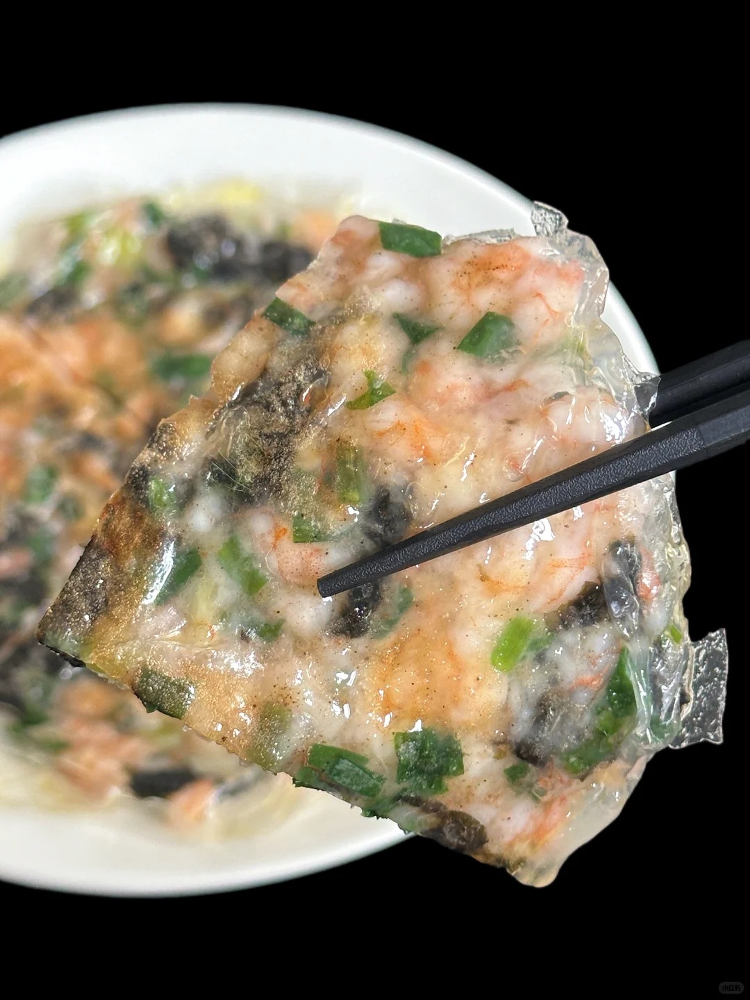 Đừng chỉ d&ugrave;ng cuốn nem, mang b&aacute;nh tr&aacute;ng Việt l&agrave;m theo c&aacute;ch n&agrave;y đảm bảo cả nh&agrave; tranh nhau gắp v&igrave; qu&aacute; ngon- Ảnh 8.