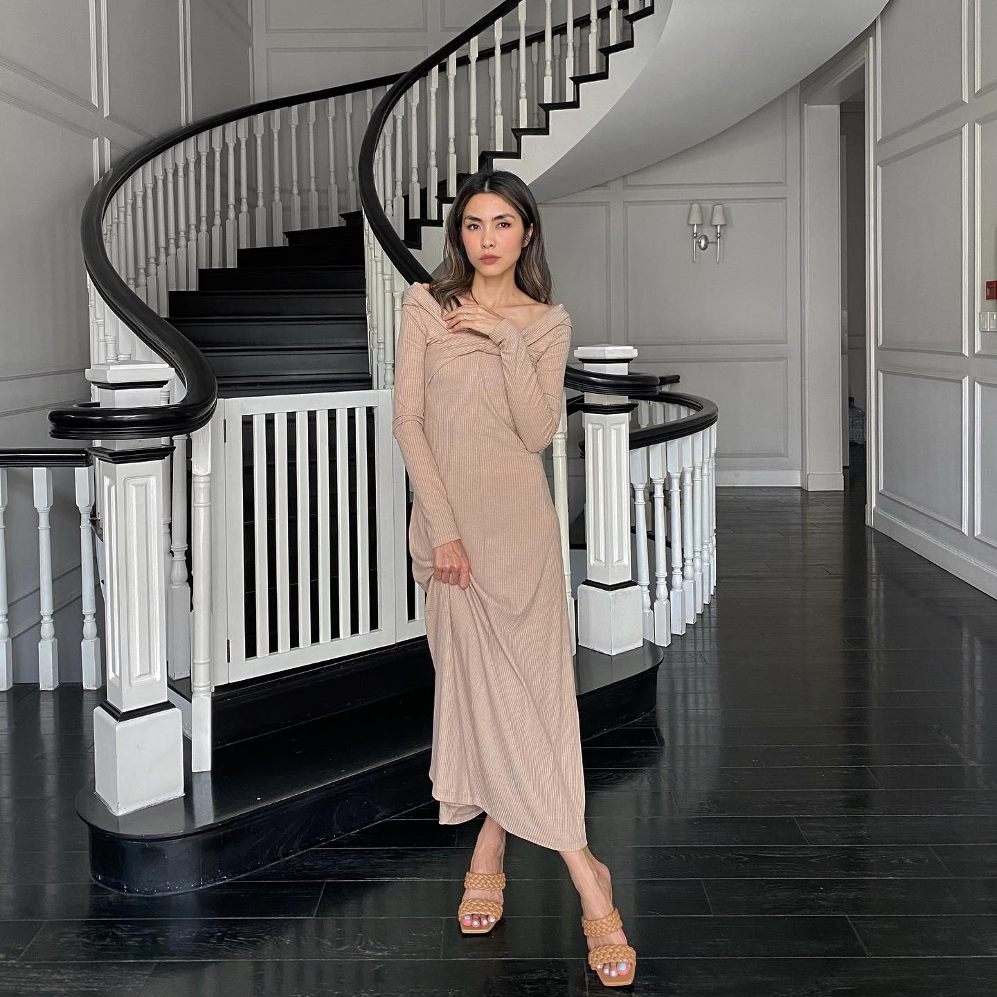 Ngắm các mỹ nhân Việt là biết 5 mẫu váy tuyệt xinh nên sắm cho Tết- Ảnh 5. Ngắm các mỹ nhân Việt là biết 5 mẫu váy tuyệt xinh nên sắm cho Tết- Ảnh 5.