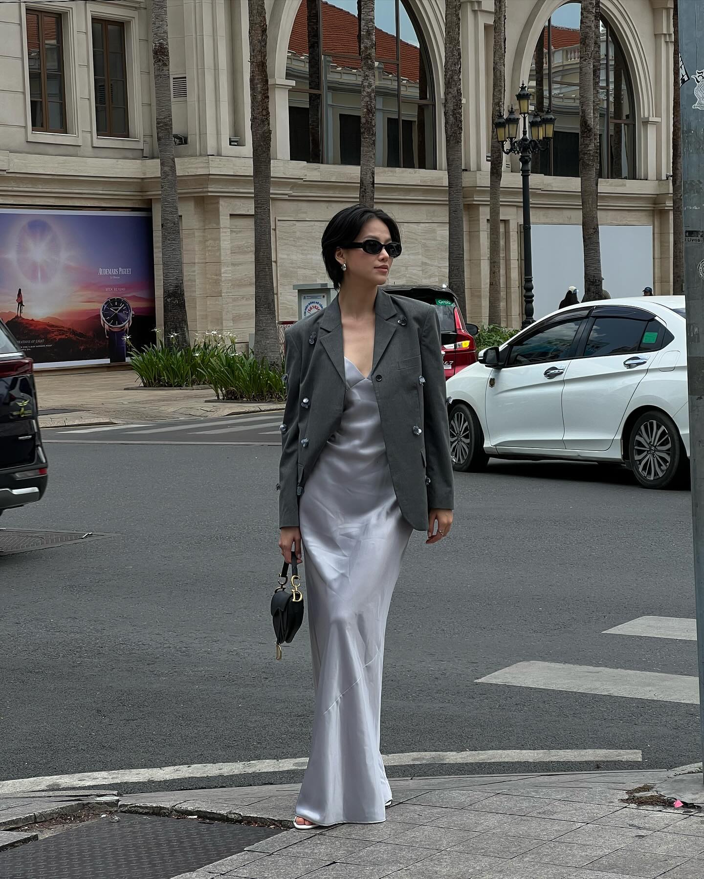 Ngắm các mỹ nhân Việt là biết 5 mẫu váy tuyệt xinh nên sắm cho Tết- Ảnh 6. Ngắm các mỹ nhân Việt là biết 5 mẫu váy tuyệt xinh nên sắm cho Tết- Ảnh 6.