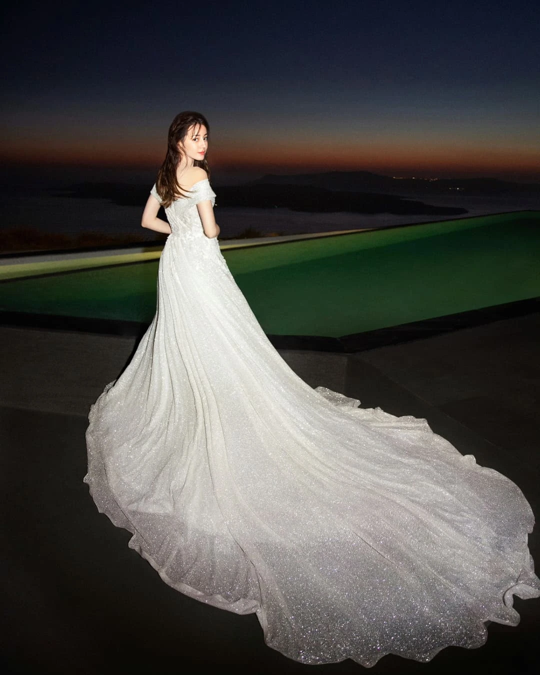 Kh&ocirc;ng c&ocirc; d&acirc;u n&agrave;o đẹp bằng Địch Lệ Nhiệt Ba!- Ảnh 12.