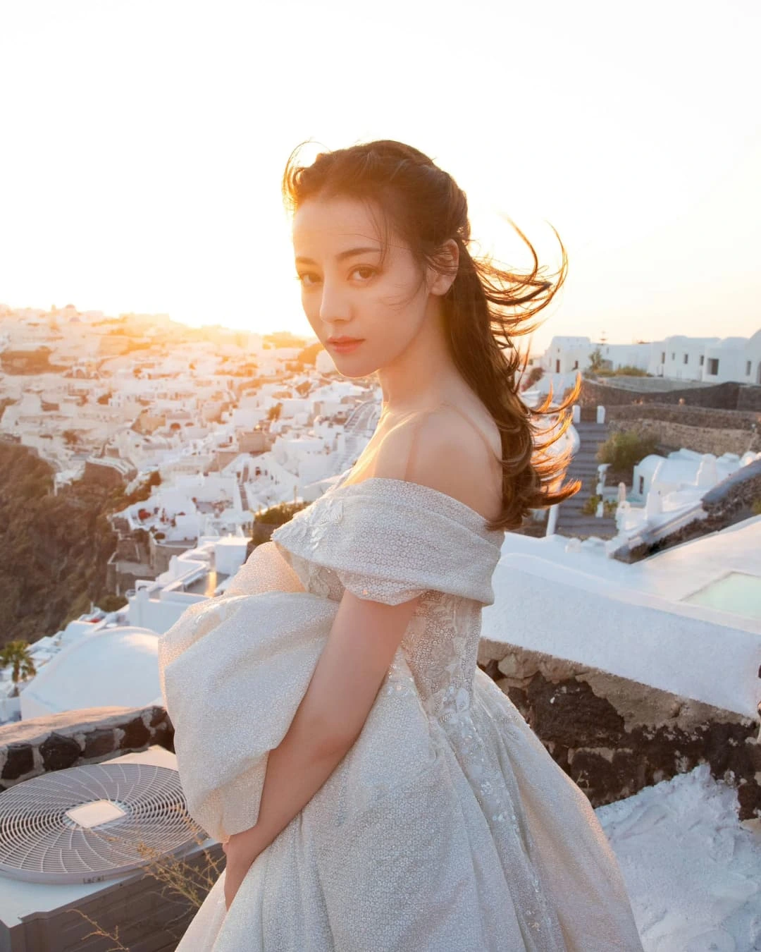 Kh&ocirc;ng c&ocirc; d&acirc;u n&agrave;o đẹp bằng Địch Lệ Nhiệt Ba!- Ảnh 2.