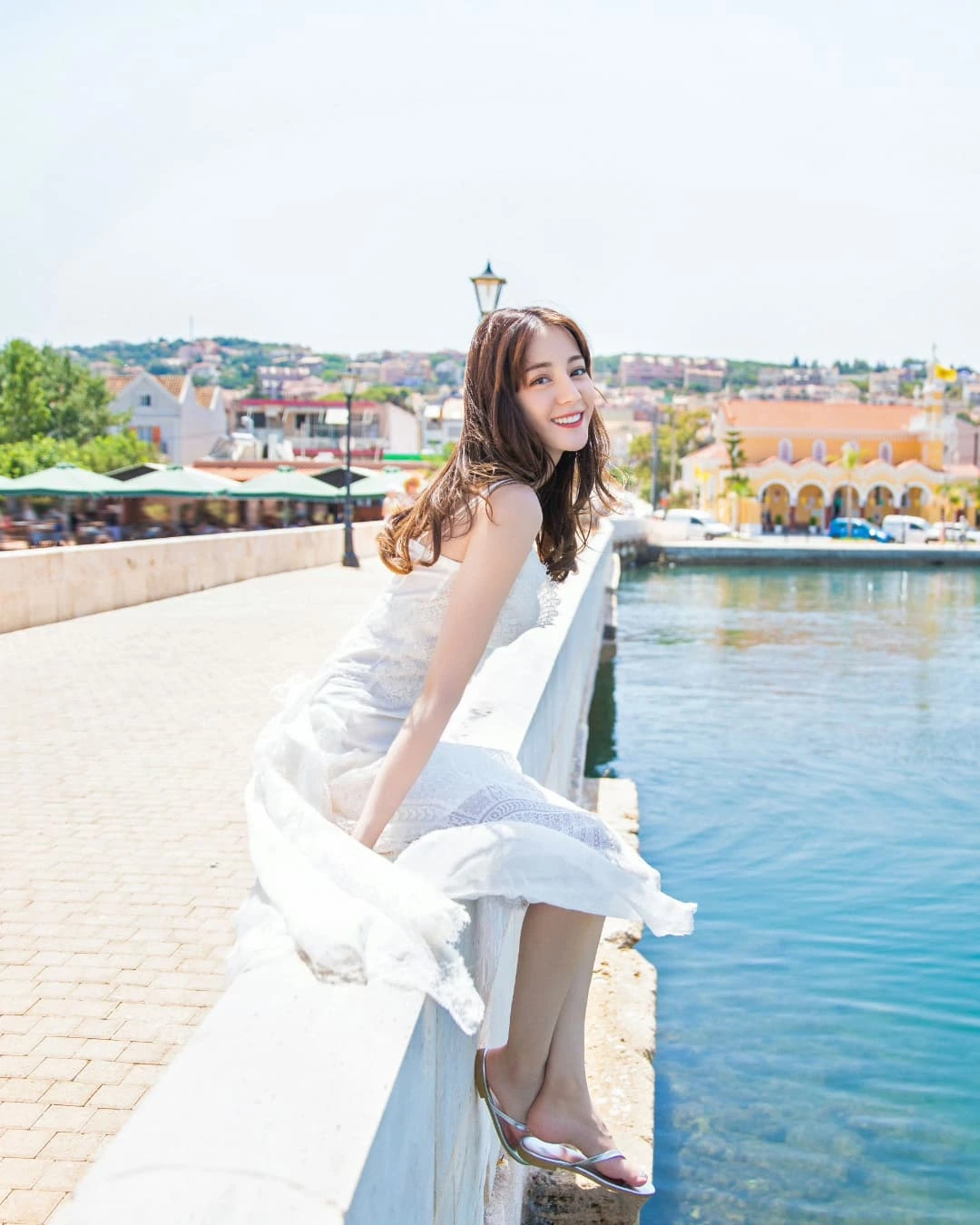 Kh&ocirc;ng c&ocirc; d&acirc;u n&agrave;o đẹp bằng Địch Lệ Nhiệt Ba!- Ảnh 11.