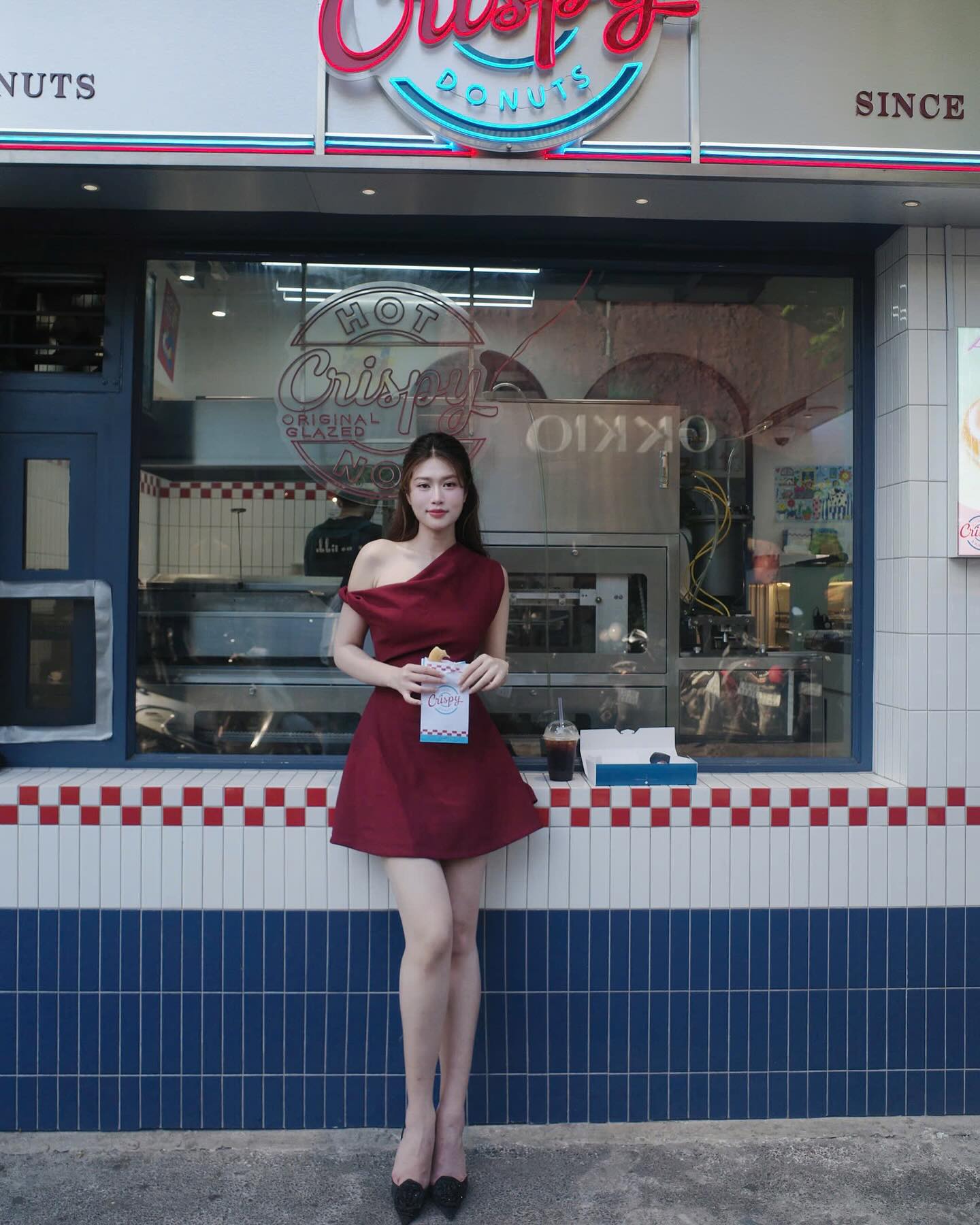 Ngắm các mỹ nhân Việt là biết 5 mẫu váy tuyệt xinh nên sắm cho Tết- Ảnh 7. Ngắm các mỹ nhân Việt là biết 5 mẫu váy tuyệt xinh nên sắm cho Tết- Ảnh 7.