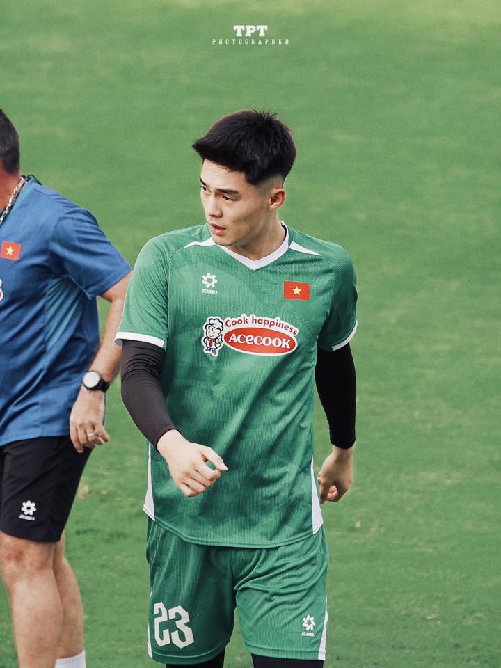 Dụi mắt không nhận ra thủ môn Trung Kiên- Ảnh 3. Dụi mắt không nhận ra thủ môn Trung Kiên- Ảnh 3.