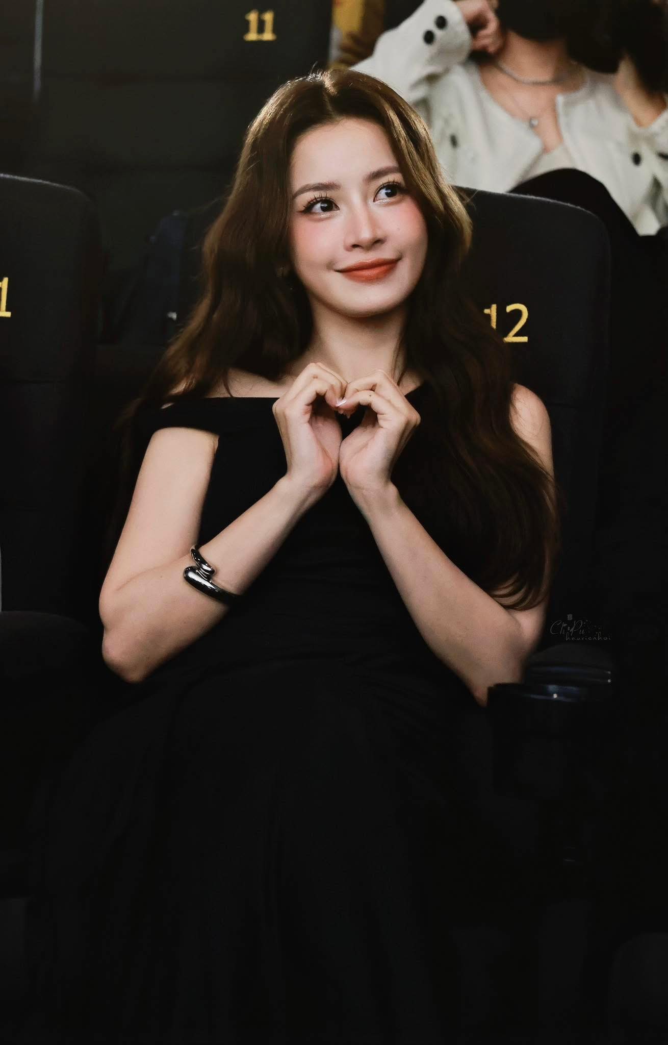 Mỹ nh&acirc;n đẹp nhất Việt Nam: Gia đ&igrave;nh c&oacute; 3 người mang qu&acirc;n h&agrave;m Đại t&aacute;, đi thi quốc tế l&agrave;m rạng danh nước nh&agrave;- Ảnh 9.