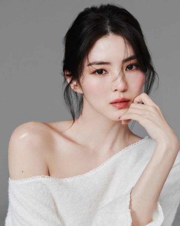 Vai ch&iacute;nh Tiếng Y&ecirc;u N&agrave;y, Anh Dịch Được Kh&ocirc;ng? vốn của 1 mỹ nh&acirc;n: Visual đ&egrave; bẹp cả showbiz, t&iacute;nh nết chả ai ưa nổi- Ảnh 3.