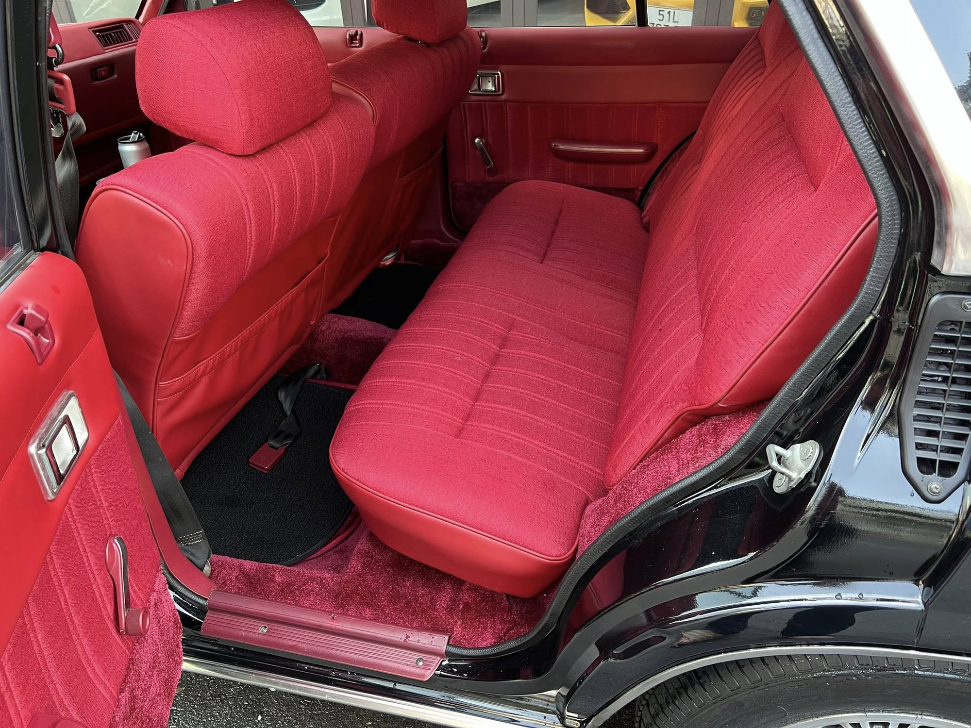 &Ocirc;ng Đặng L&ecirc; Nguy&ecirc;n Vũ đem Toyota Crown Wagon h&agrave;ng hiếm l&ecirc;n phố: Vỏ 40 năm vẫn b&oacute;ng lo&aacute;ng nhưng m&agrave;u nội thất mới đặc biệt g&acirc;y ch&uacute; &yacute;- Ảnh 7.