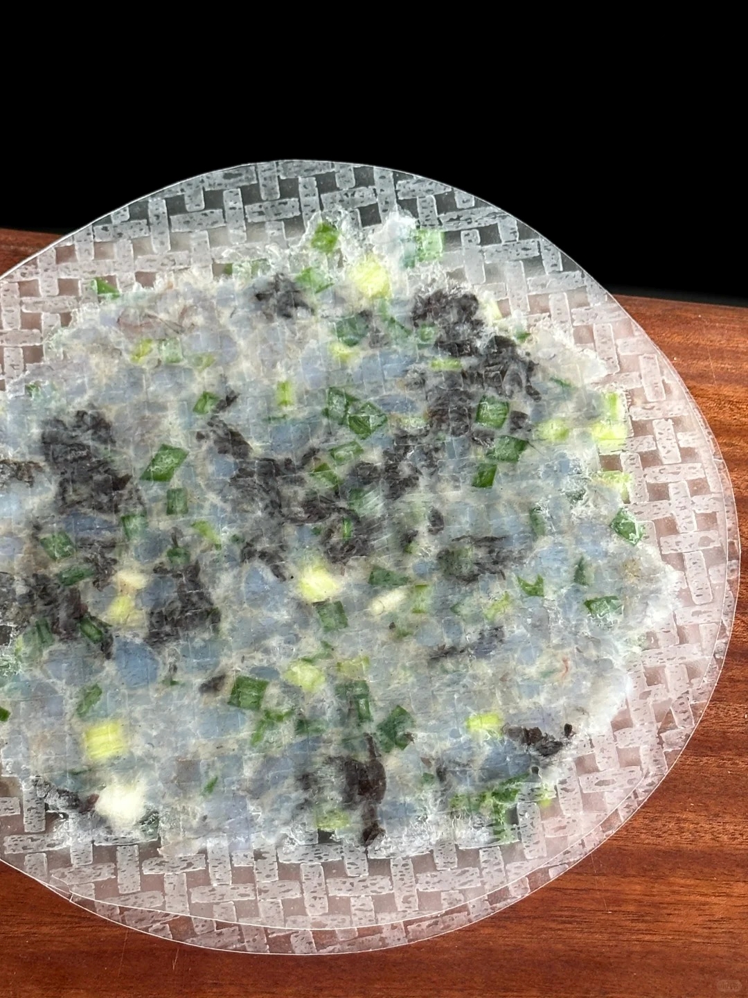 Đừng chỉ d&ugrave;ng cuốn nem, mang b&aacute;nh tr&aacute;ng Việt l&agrave;m theo c&aacute;ch n&agrave;y đảm bảo cả nh&agrave; tranh nhau gắp v&igrave; qu&aacute; ngon- Ảnh 5.