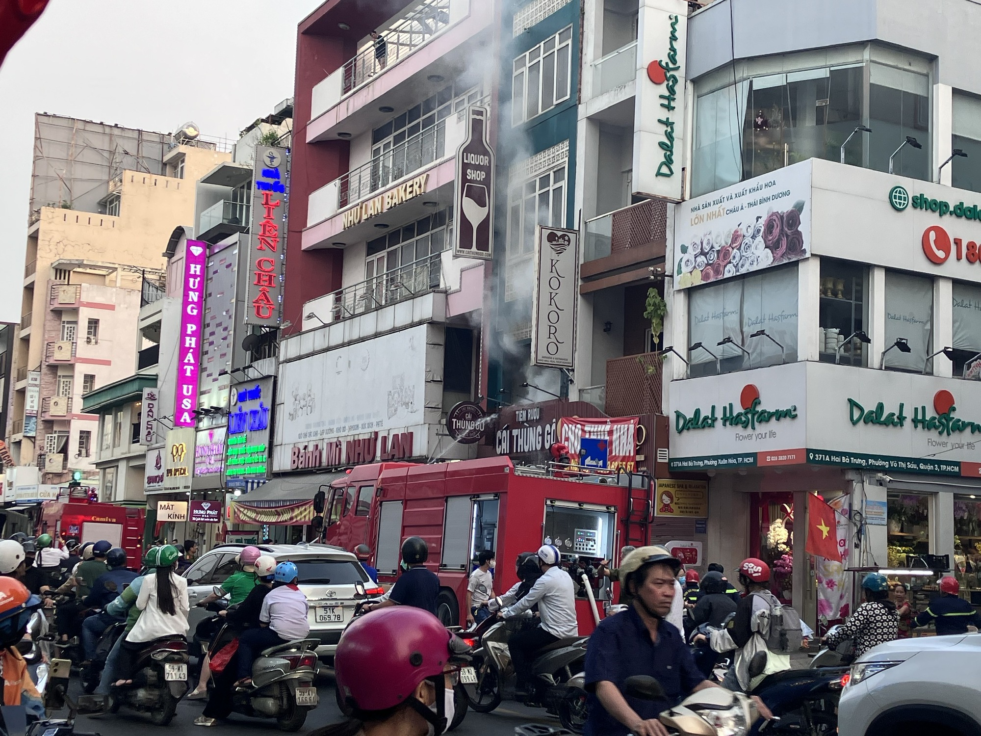 Ch&aacute;y nh&agrave; 5 tầng ở trung t&acirc;m TPHCM- Ảnh 1.