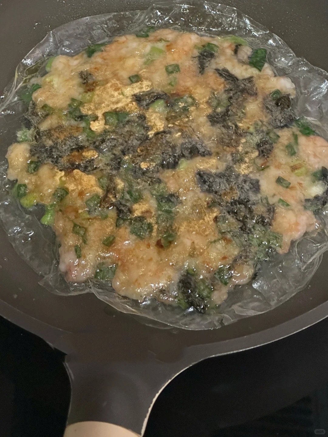 Đừng chỉ d&ugrave;ng cuốn nem, mang b&aacute;nh tr&aacute;ng Việt l&agrave;m theo c&aacute;ch n&agrave;y đảm bảo cả nh&agrave; tranh nhau gắp v&igrave; qu&aacute; ngon- Ảnh 7.