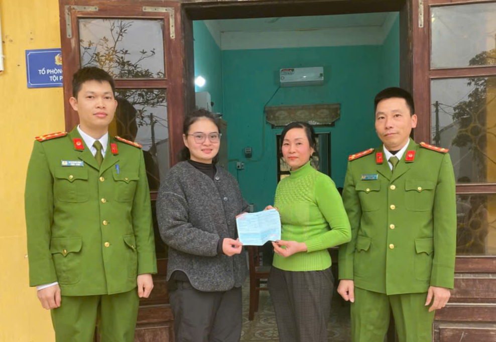 C&ocirc; g&aacute;i sinh năm 1996 chuyển khoản th&agrave;nh c&ocirc;ng 2,2 tỷ đồng rồi phải b&aacute;o c&ocirc;ng an- Ảnh 1.