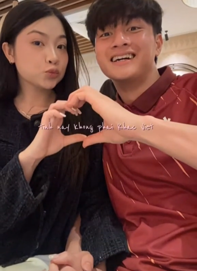 Thủ môn hotboy Cao Văn Bình U23 Việt Nam đã có bạn gái xinh xắn, tình cảm cỡ này, hội fangirl Thủ môn hotboy Cao Văn Bình U23 Việt Nam đã có bạn gái xinh xắn, tình cảm cỡ này, hội fangirl