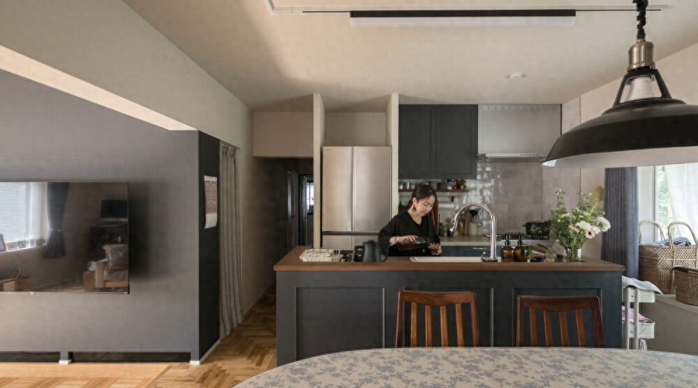 Ly h&ocirc;n ở tuổi 38, sống một m&igrave;nh suốt 10 năm: Người phụ nữ 48 tuổi chọn độc th&acirc;n để kiểm so&aacute;t tiền bạc v&agrave; sống nhẹ nh&otilde;m- Ảnh 1.