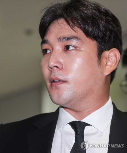 Lời xin lỗi của nam ca sĩ hết thời: Nửa cuộc đời sống trong dằn vặt- Ảnh 2.