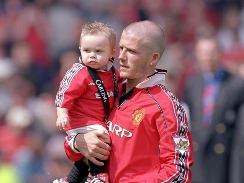 Brooklyn Beckham v&agrave; nỗi khổ của cậu ấm sinh ra từ vạch đ&iacute;ch- Ảnh 1.