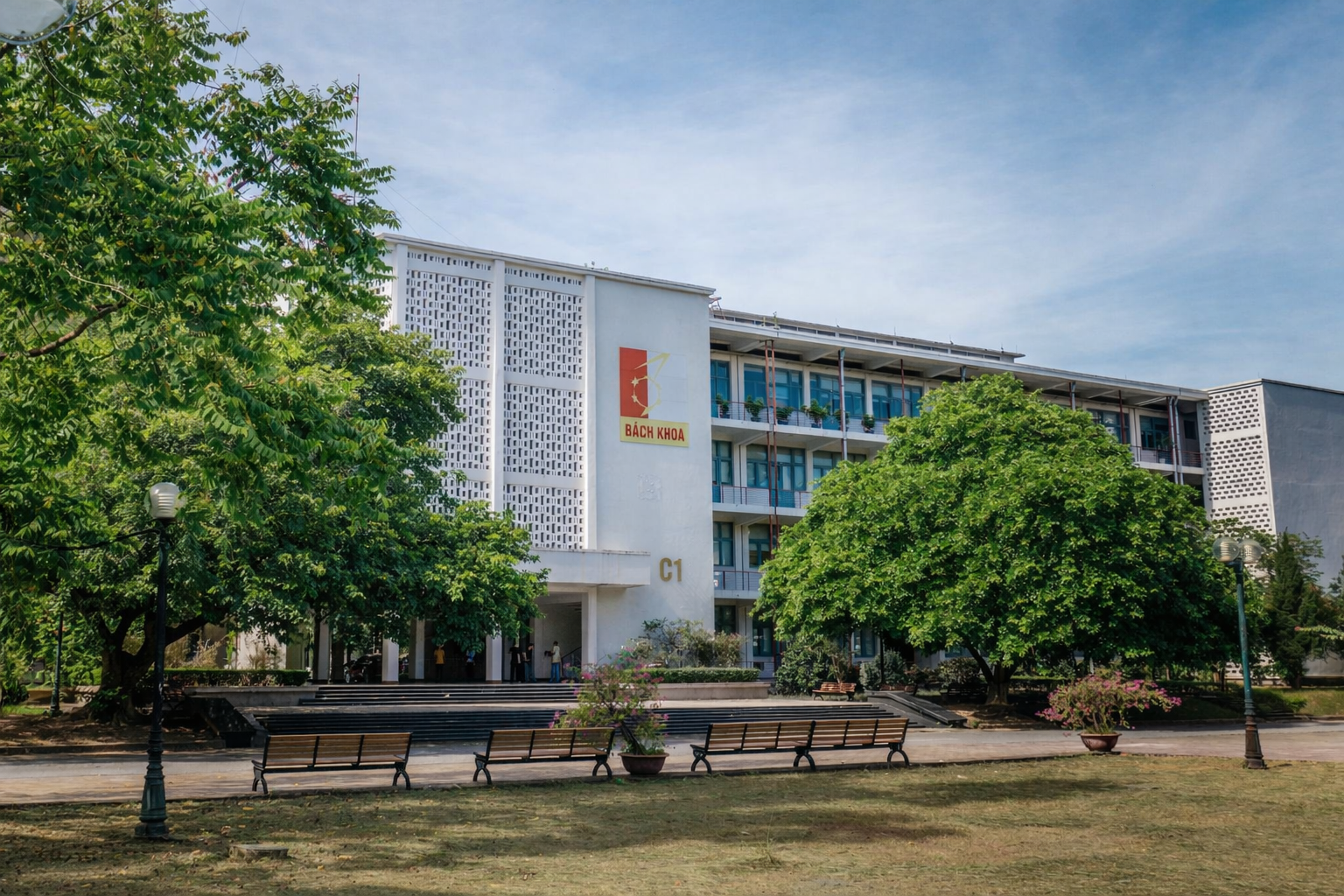 Ở Việt Nam, c&oacute; một đại học "đi bộ 5 năm chưa hết ng&oacute;c ng&aacute;ch của trường", sinh vi&ecirc;n được cộng điểm nếu... đi xe bus- Ảnh 4.