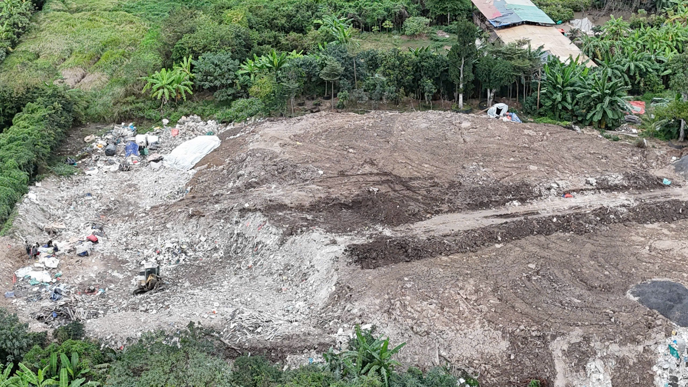 Khởi tố 3 gi&aacute;m đốc c&ocirc;ng ty m&ocirc;i trường trong vụ đổ trộm 7.000 tấn chất thải ở B&aacute;t Tr&agrave;ng- Ảnh 1.