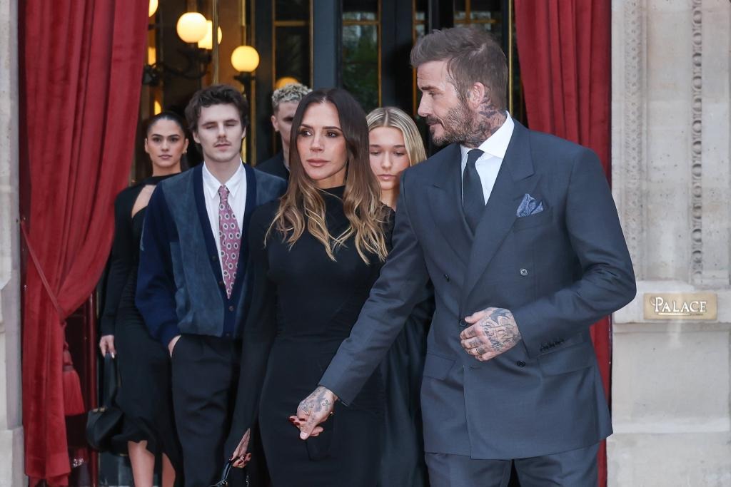 Nhà Beckham kéo quân đi Nhà Beckham kéo quân đi
