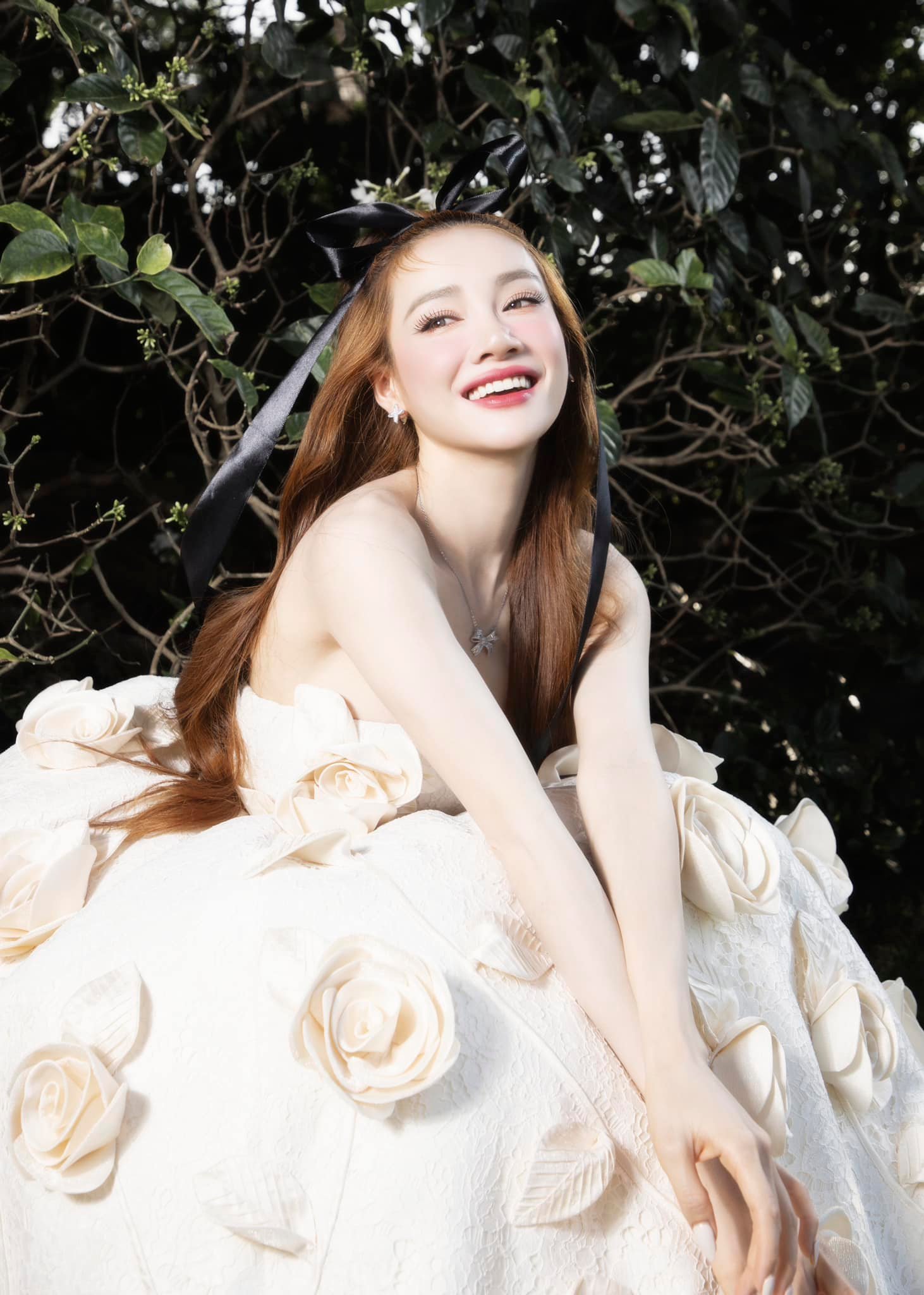 Visual Nh&atilde; Phương cam thường vẫn s&aacute;ng bừng ngay khi vừa sinh con thứ 3, 