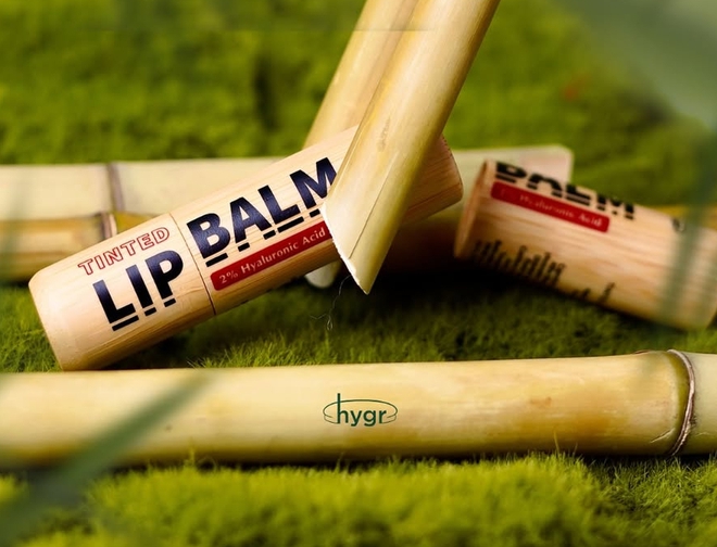 Thỏi son dưỡng 250k m&agrave; h&uacute;t hơn 21 triệu lượt xem v&igrave; l&ecirc;n m&ocirc;i qu&aacute; xinh, 20k comment to&agrave;n xin link mua đi&ecirc;n cuồng- Ảnh 8.