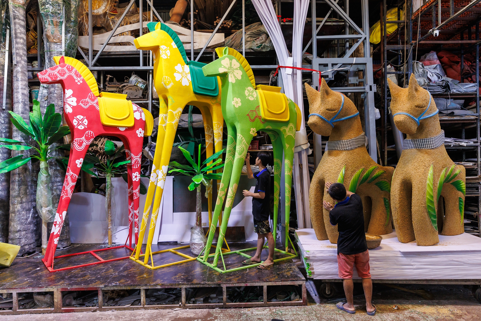 Lộ diện những linh vật ngựa ở Đường hoa Nguyễn Huệ Tết Bính Ngọ 2026- Ảnh 17.