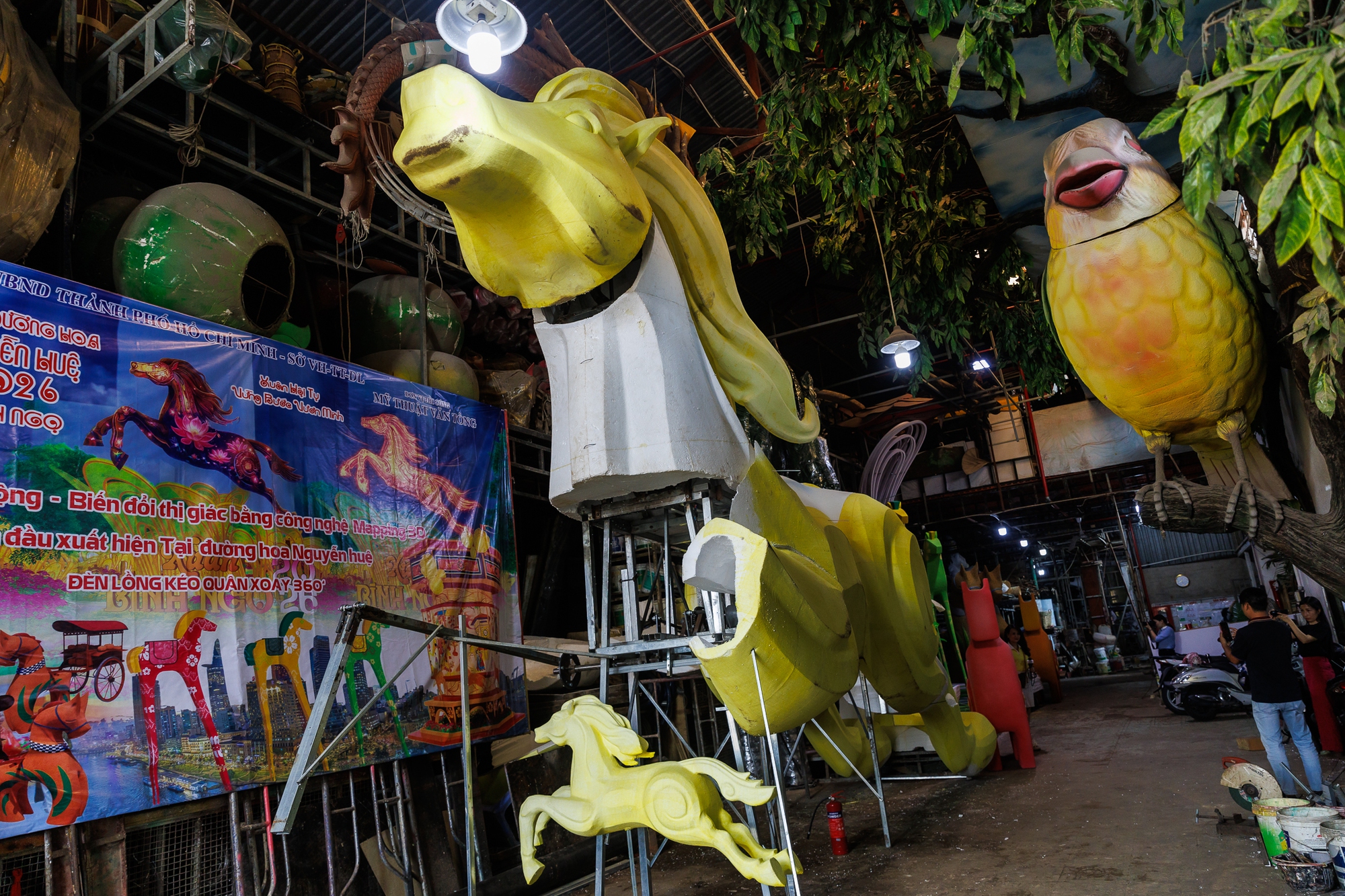 Lộ diện những linh vật ngựa ở Đường hoa Nguyễn Huệ Tết Bính Ngọ 2026- Ảnh 5.