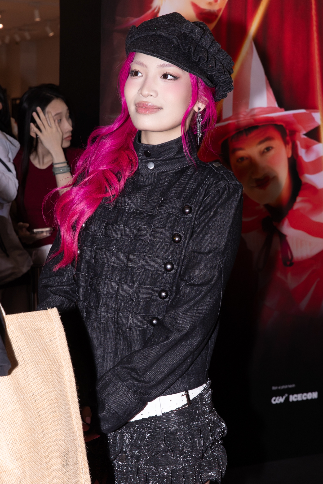 [CLIP] &ldquo;Test độ nhạy&rdquo; gi&aacute; v&agrave;ng của d&agrave;n sao: Qu&acirc;n A.P ngơ ng&aacute;c, chị Cano &ldquo;chốt&rdquo; 26 triệu 1 chỉ, người duy nhất đo&aacute;n tr&uacute;ng th&igrave;... kh&ocirc;ng c&oacute; tiền mua!- Ảnh 2.