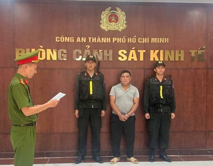 R&ugrave;ng m&igrave;nh lời khai của chủ vựa ng&acirc;m 3.000 tấn thịt ốc bằng h&oacute;a chất c&ocirc;ng nghiệp- Ảnh 3.