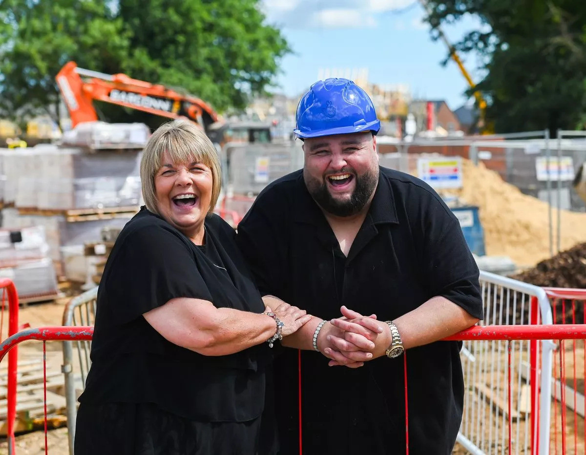 Ph&aacute;t hiện 1 thợ x&acirc;y SN 1987 c&oacute; số dư t&agrave;i khoản tăng 35 tỷ đồng chỉ trong 1 đ&ecirc;m, nhưng 3 th&aacute;ng sau nằm trong xe cứu thương hối hận- Ảnh 2.