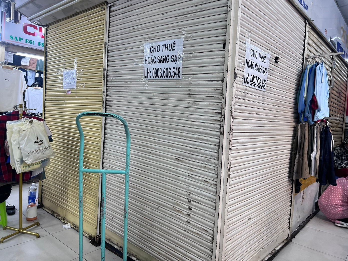 Cảnh tượng lạ ở chợ truyền thống TPHCM l&uacute;c cận Tết- Ảnh 14.