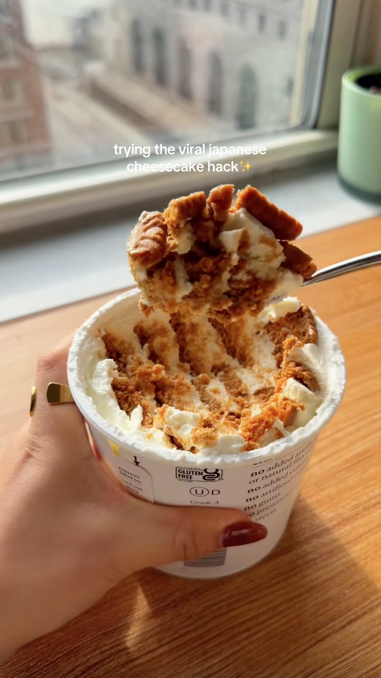 Rộ trào lưu nhét bánh quy vào sữa chua làm cheesecake, nhưng sao lại bị chê Rộ trào lưu nhét bánh quy vào sữa chua làm cheesecake, nhưng sao lại bị chê