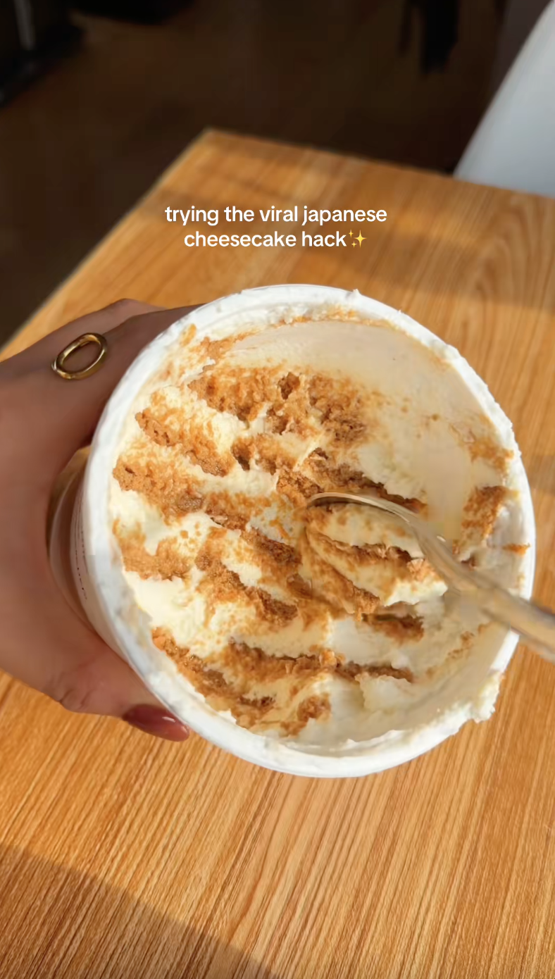 Rộ trào lưu nhét bánh quy vào sữa chua làm cheesecake, nhưng sao lại bị chê Rộ trào lưu nhét bánh quy vào sữa chua làm cheesecake, nhưng sao lại bị chê