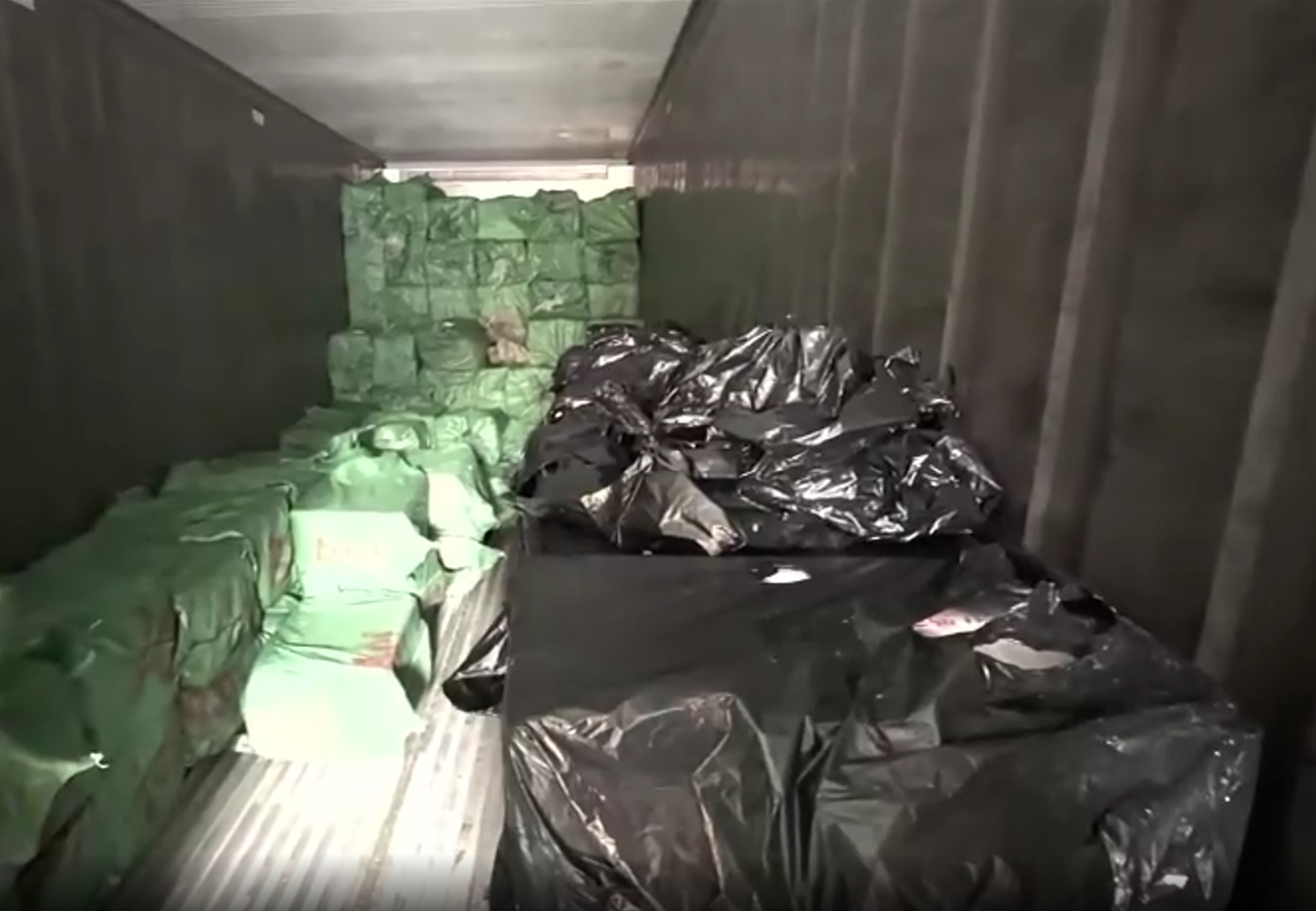 Lợi nhuận "khủng" ph&iacute;a sau đường d&acirc;y lạp xưởng nướng đ&aacute; nhập lậu b&aacute;n vỉa h&egrave;- Ảnh 11.