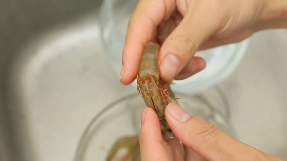 3 đời nhà tôi có bí quyết luộc tôm đỏ au, ngọt thịt lại không tanh: Tết này mời bạn áp dụng thử- Ảnh 2. 3 đời nhà tôi có bí quyết luộc tôm đỏ au, ngọt thịt lại không tanh: Tết này mời bạn áp dụng thử- Ảnh 2.