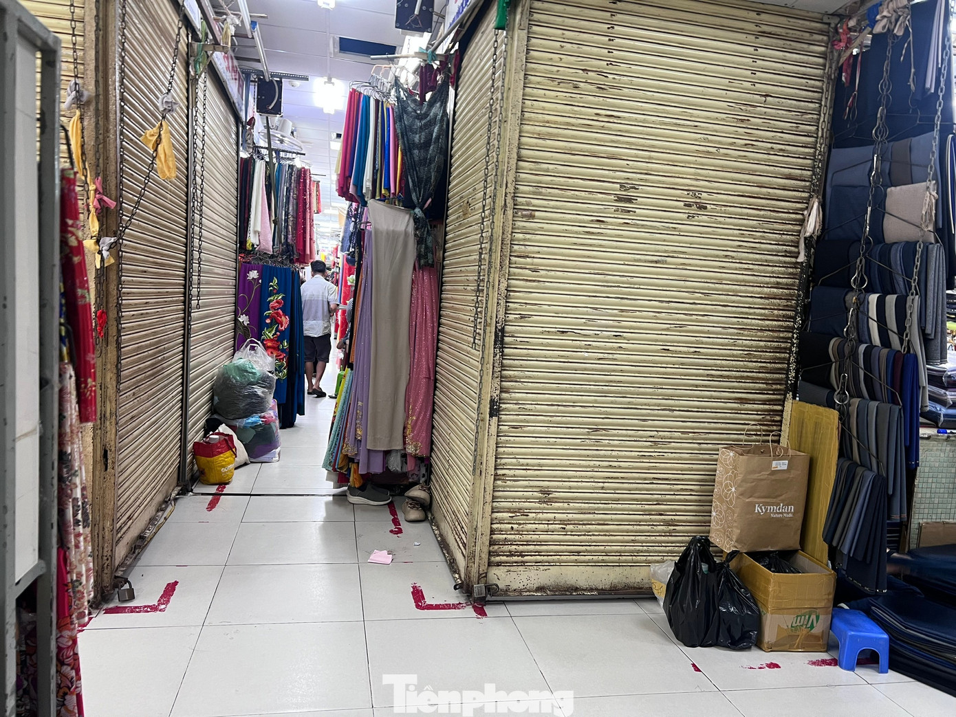 Cảnh tượng lạ ở chợ truyền thống TPHCM l&uacute;c cận Tết- Ảnh 9.