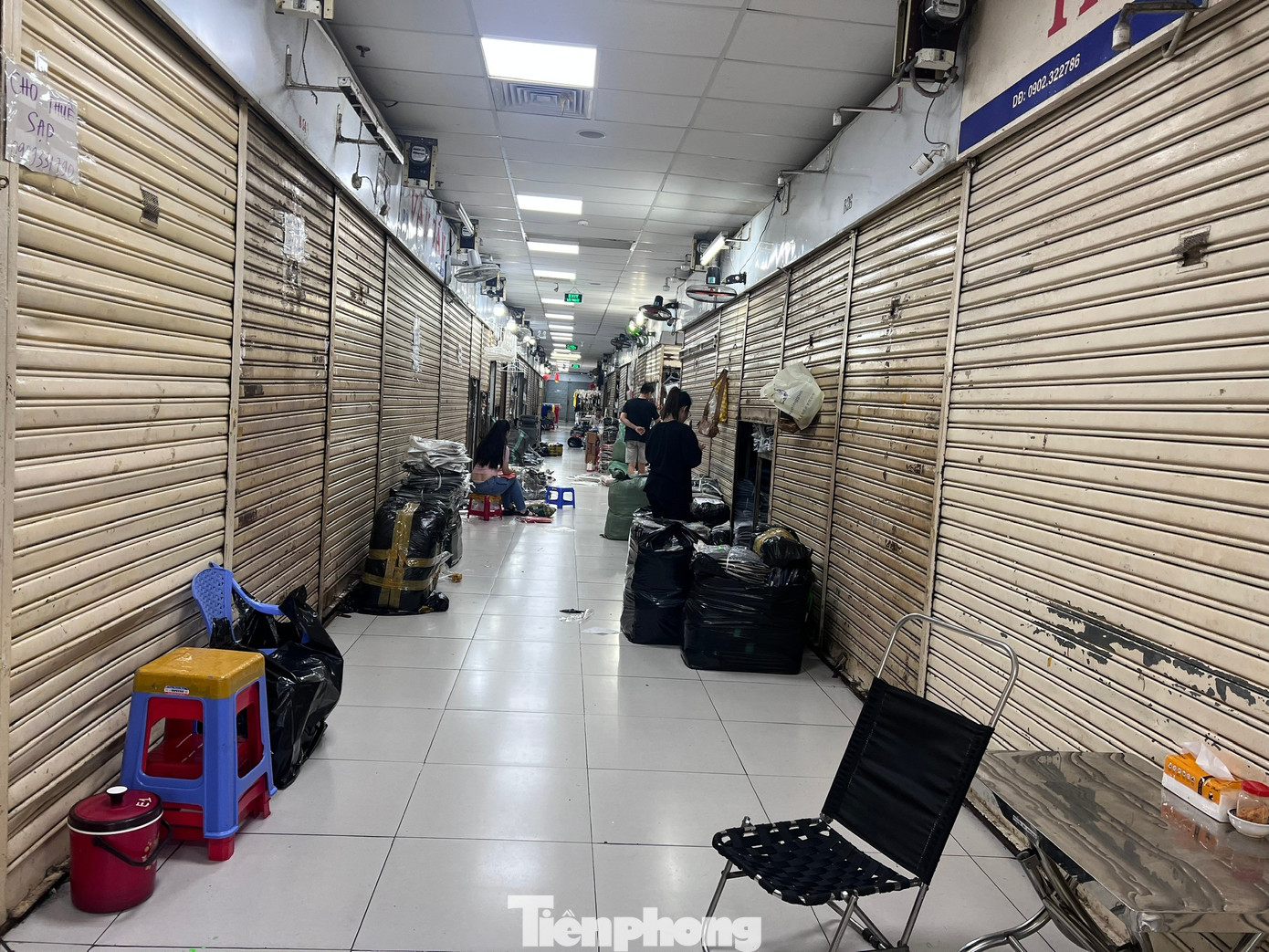 Cảnh tượng lạ ở chợ truyền thống TPHCM l&uacute;c cận Tết- Ảnh 8.