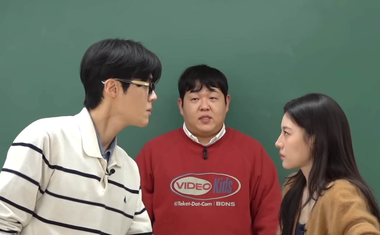 Cặp đ&ocirc;i ng&ocirc;n t&igrave;nh tr&ecirc;n phim y&ecirc;u thắm thiết, ngo&agrave;i đời kh&ocirc;ng nh&igrave;n mặt nhau: T&uacute;m &aacute;o g&acirc;y lộn trước cả trăm ngh&igrave;n người- Ảnh 2.