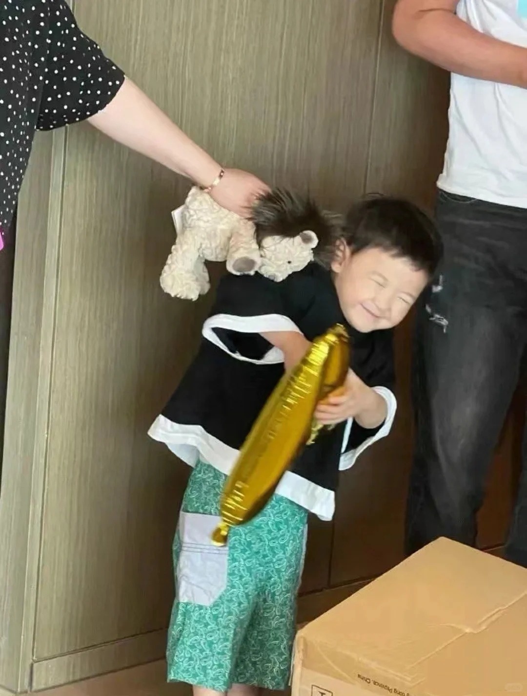 H&eacute; lộ tổ ấm 370m2 của "vua h&agrave;i" Thẩm Đằng: Ph&ograve;ng ngủ view v&ograve;ng cung đẹp như mơ, nhưng chi tiết "bừa bộn" ở ph&ograve;ng kh&aacute;ch mới tiết lộ con người thật của gia chủ- Ảnh 5.