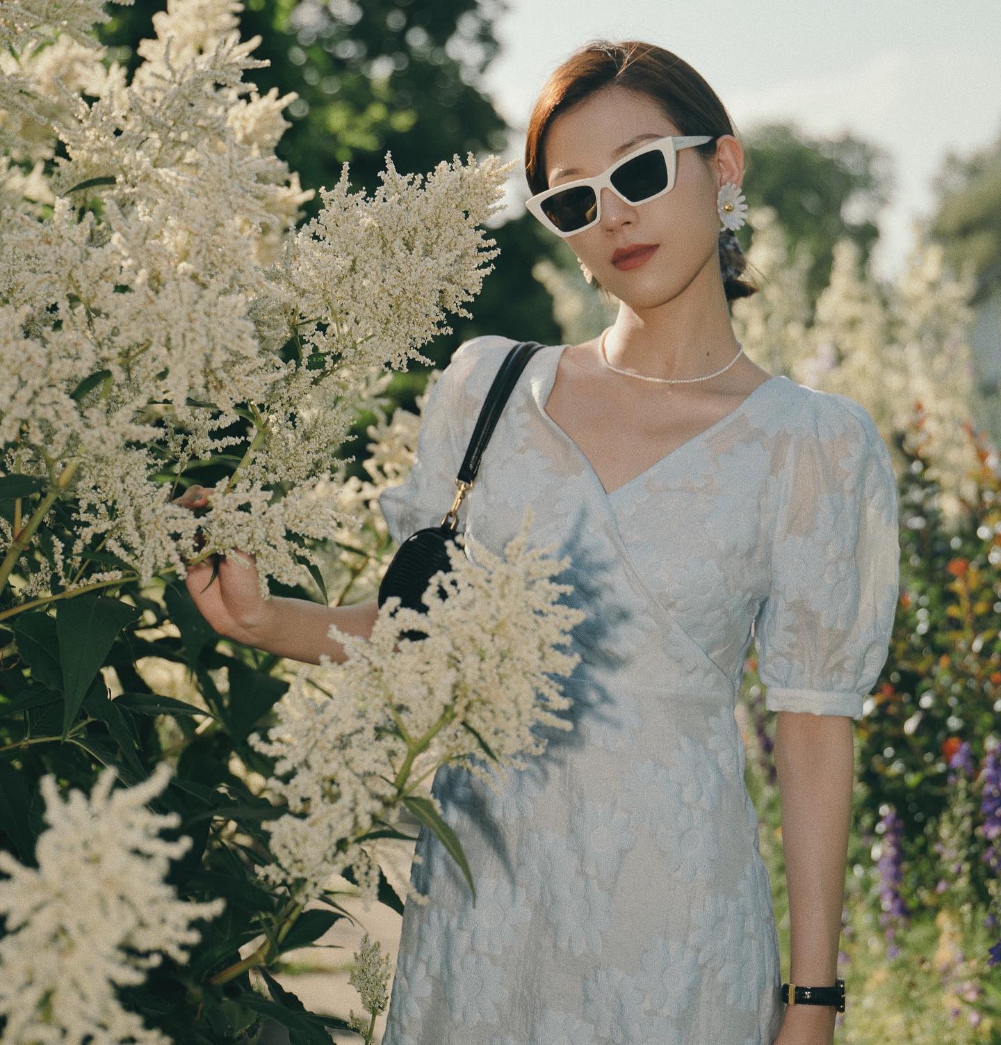 5 mẫu v&aacute;y d&aacute;ng d&agrave;i gi&uacute;p chị em mặc đẹp hơn trong năm 2026- Ảnh 7.