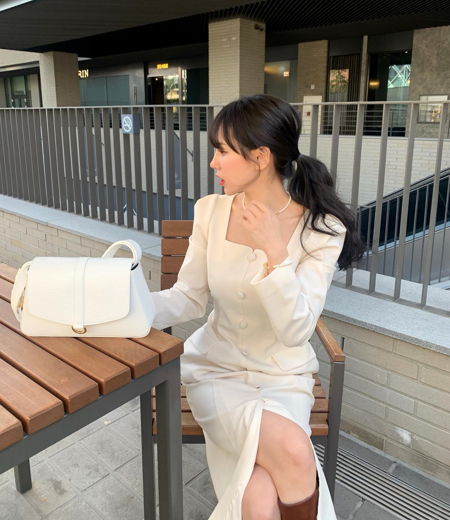 5 mẫu v&aacute;y d&aacute;ng d&agrave;i gi&uacute;p chị em mặc đẹp hơn trong năm 2026- Ảnh 11.