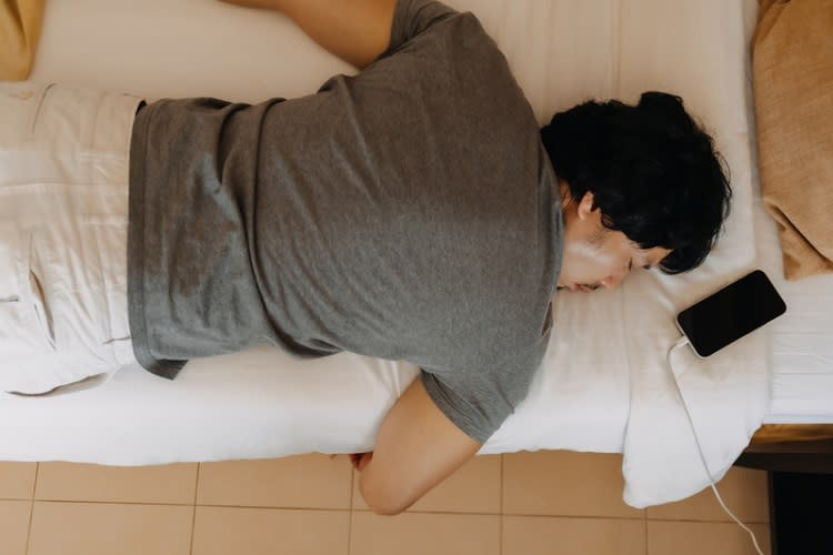 Sau tuổi 40, v&igrave; sao nhiều nam giới bỗng nhi&ecirc;n hay mệt mỏi, dễ c&aacute;u gắt? Biết l&yacute; do nhiều anh c&ograve;n cảm thấy ngại- Ảnh 2.