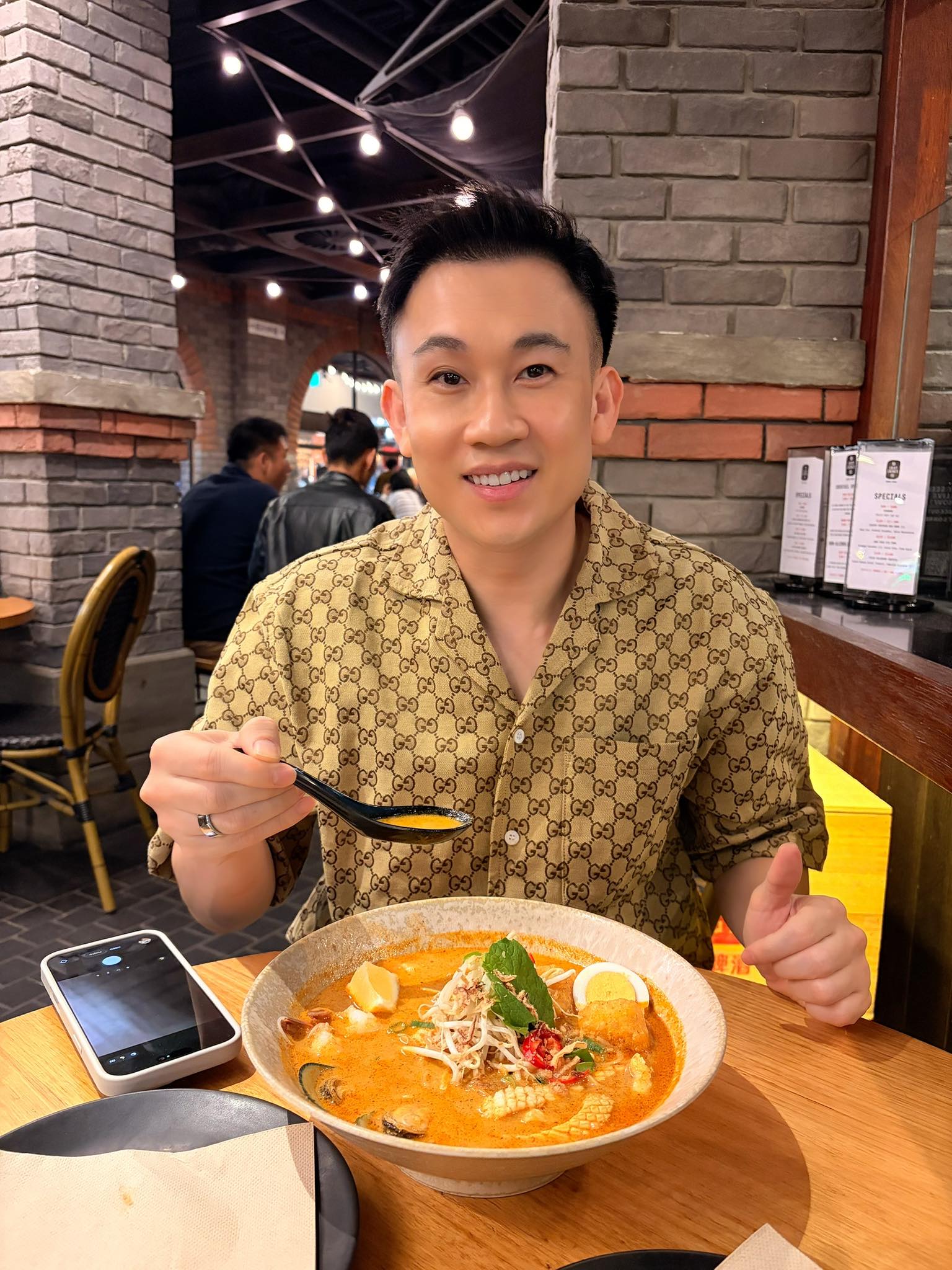 Em trai Hoài Linh rao bán gấp biệt thự 17 tỷ đồng ở Mỹ- Ảnh 3.