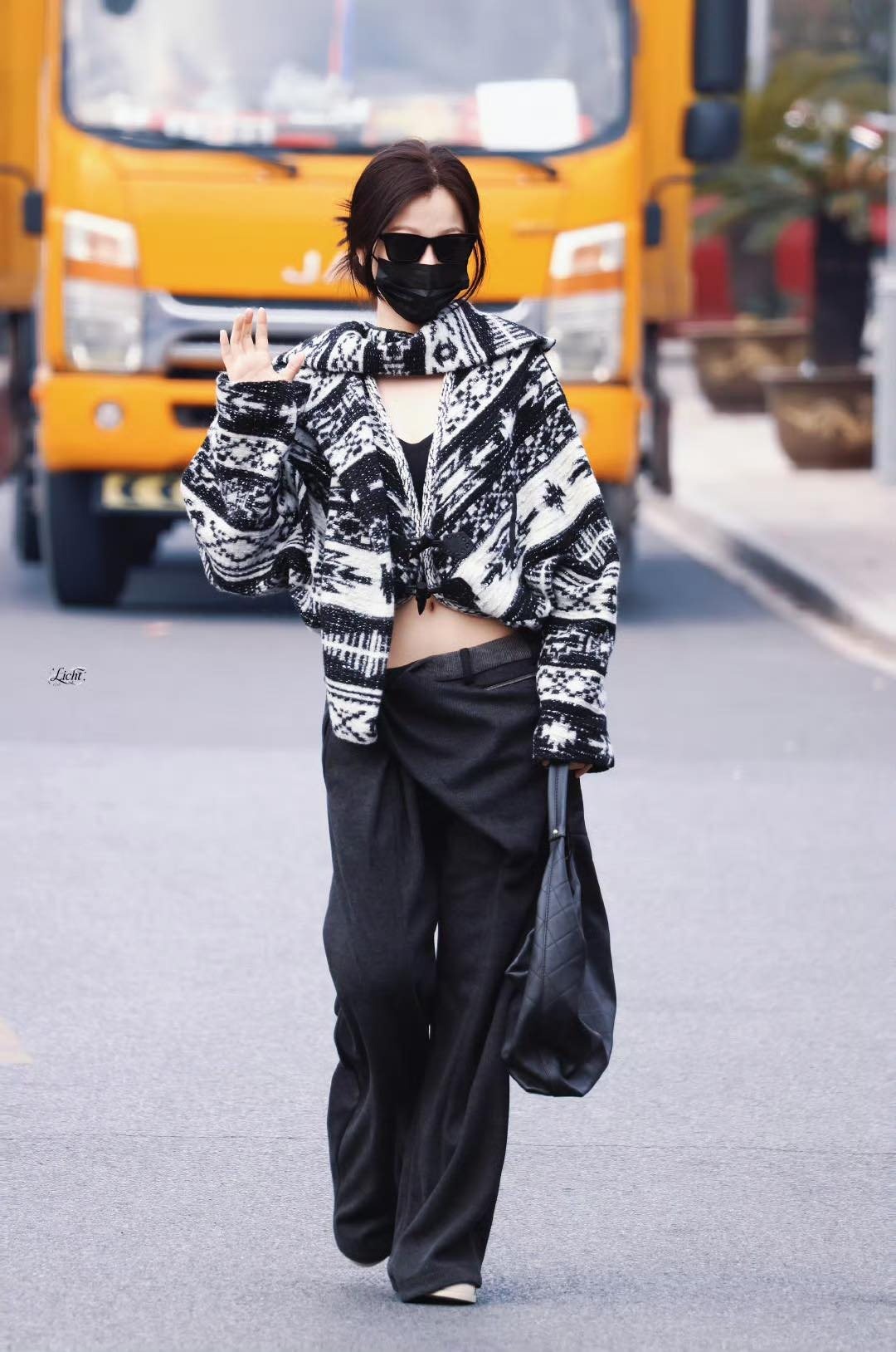 Ngoại lệ showbiz: Mỹ nh&acirc;n bị ch&ecirc; đủ đường, chỉ ri&ecirc;ng style l&agrave; d&acirc;n t&igrave;nh khen tới tấp, thậm ch&iacute; c&ograve;n copy- Ảnh 7.