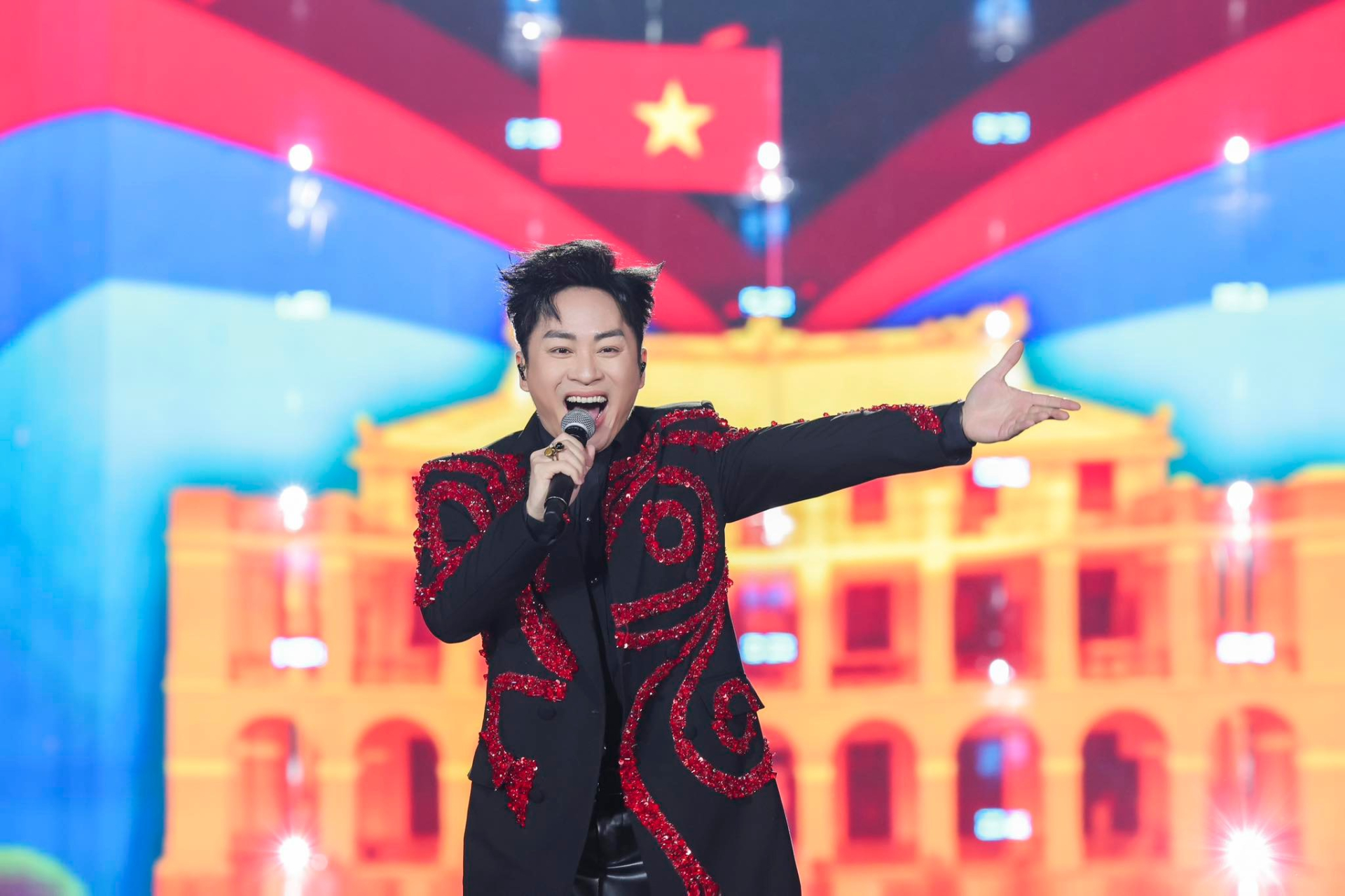 Nam ca sĩ Việt từng nhận giải thưởng &Acirc;m nhạc đặc biệt tại Nhật Bản c&atilde;i nhau căng đến mức phải cầu cứu nhạc sĩ 10 tỷ views- Ảnh 1.