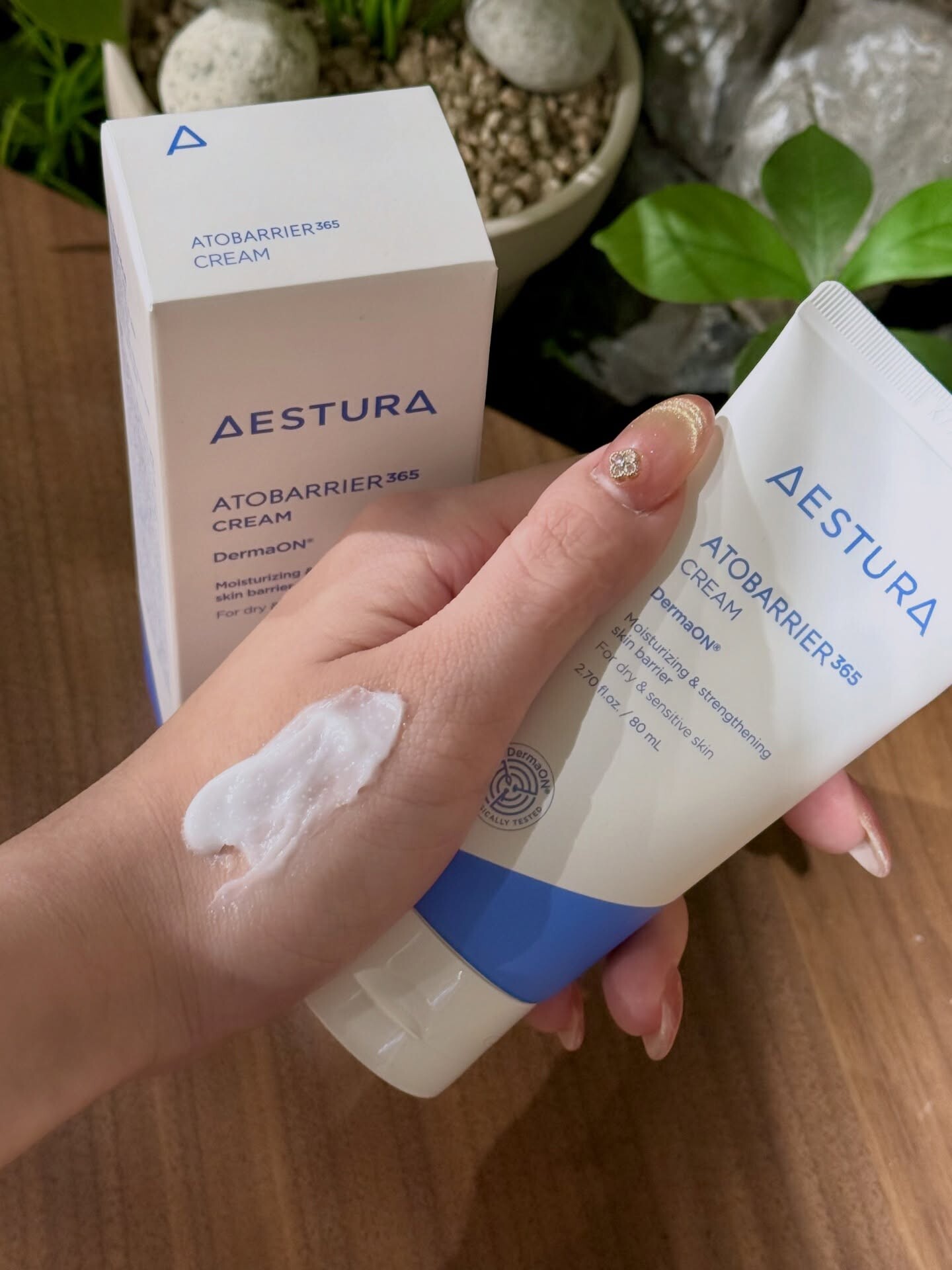 Ngoại lệ showbiz: Mỹ nh&acirc;n U50 vẫn đẹp đi&ecirc;n cuồng, tượng đ&agrave;i nhan sắc với l&agrave;n da thuỷ tinh kh&ocirc;ng ai lật đổ nổi- Ảnh 10.